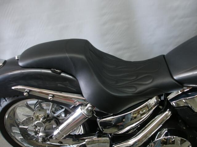 Honda vtx 1300 seat removal