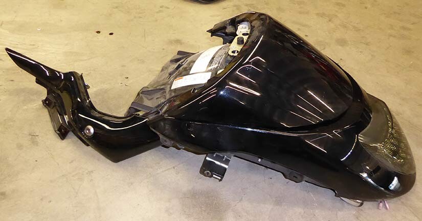 Used - Suzuki M109R Rear Fender Assy. Used - Suzuki M109R Rear Fender Assy.