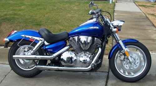 Xchoppers.com Slip On Exhausts on VTX 1300 C